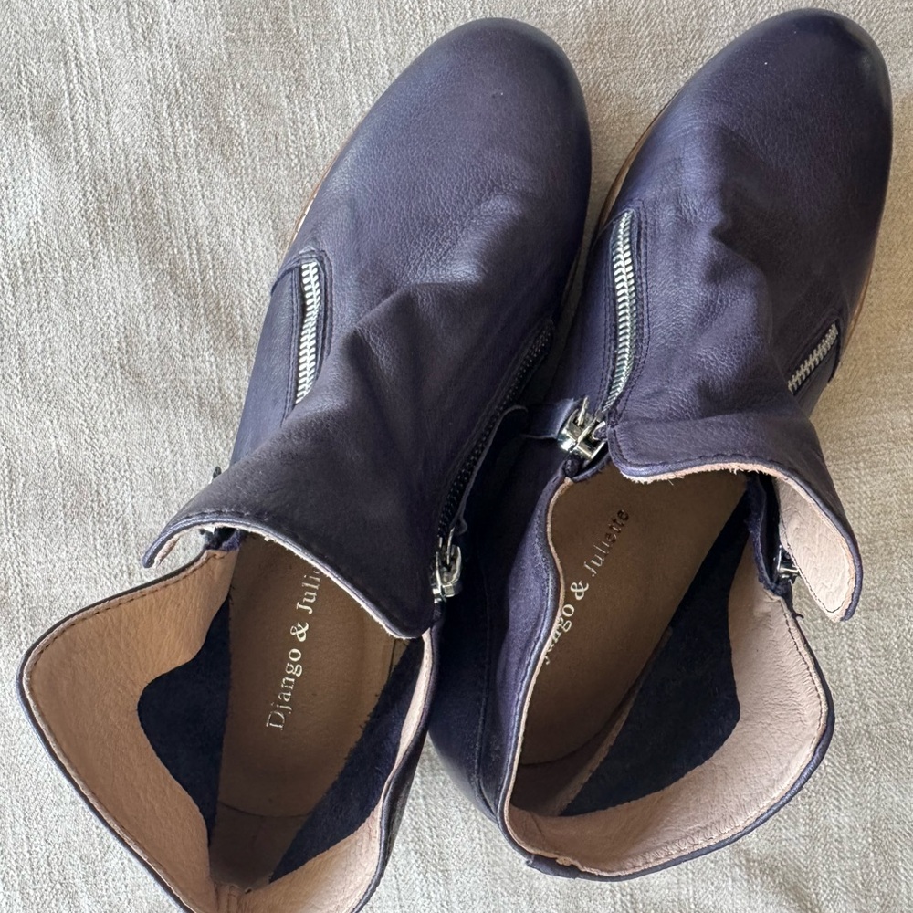 Django & Juliette Italian Leather Ankle Boots side "Opal" Zipper in Aubergine 37
